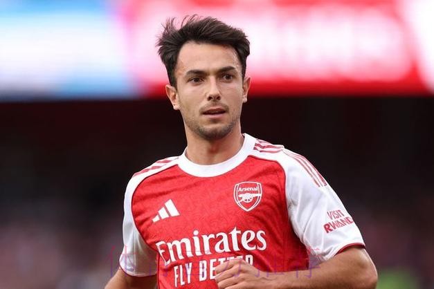 马卡:祖比门迪未答复阿森纳 他在等皇马的消息 马卡:祖比门迪未答复阿森纳 他在等皇马的消息